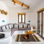 Villa Saint Nicholas - *