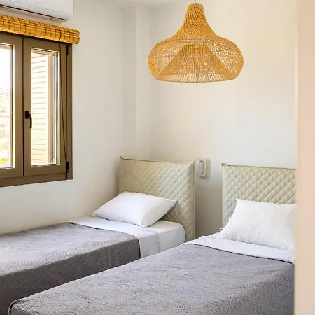 Vila Saint Nicholas - *