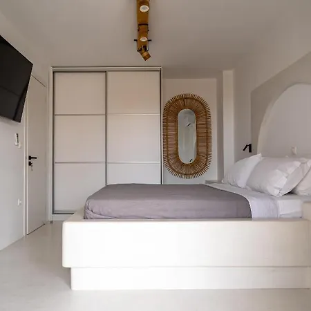 Vila Saint Nicholas - *