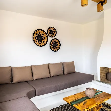 Vila Saint Nicholas - *